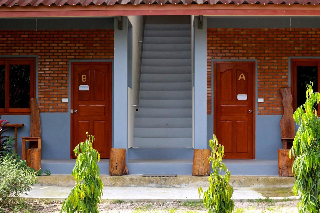 Pai Porpeang Guesthouse Buitenkant foto